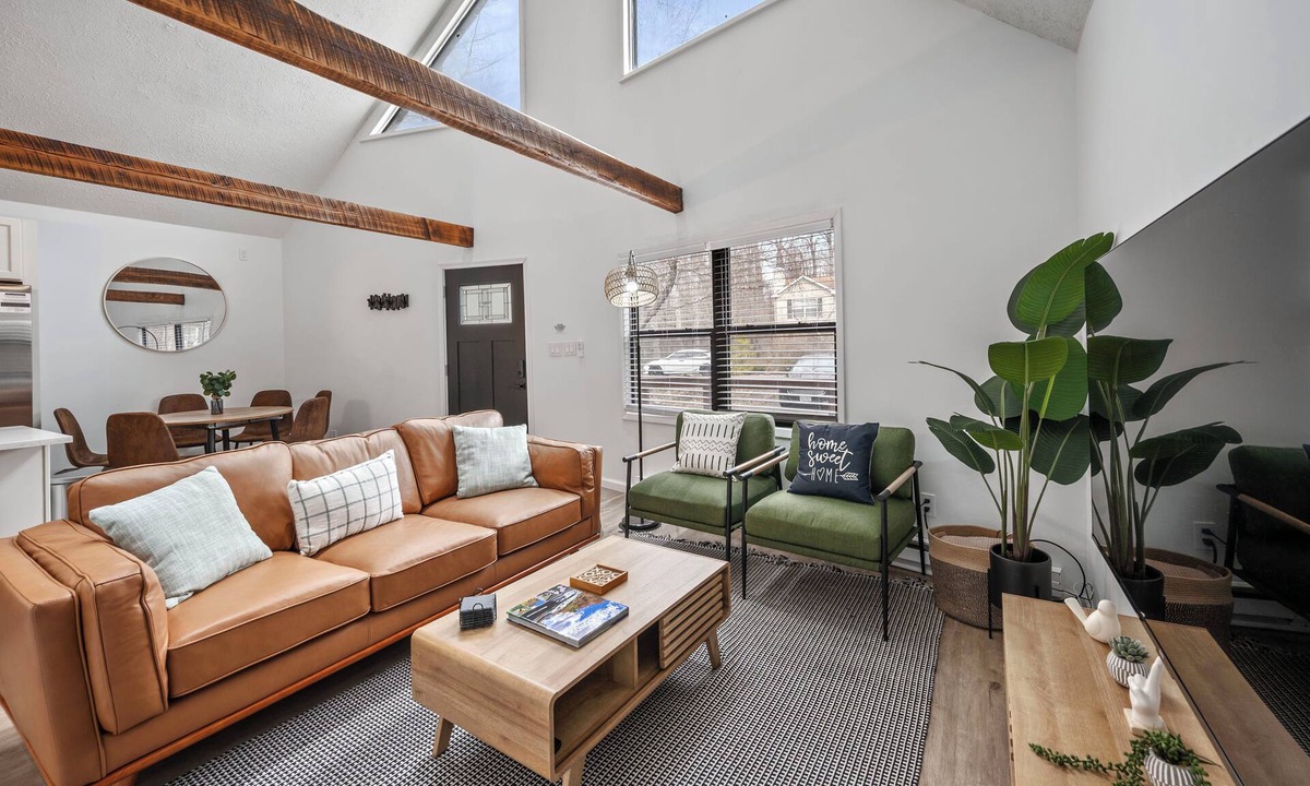 Tobyhanna Cabin | Charming 3-bedroom Cabin With Private Hot Tub