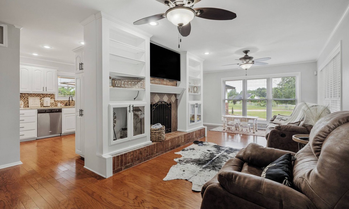 Fort Smith House | Charming 3-bedroom house in tranquil Fort Smith with AC