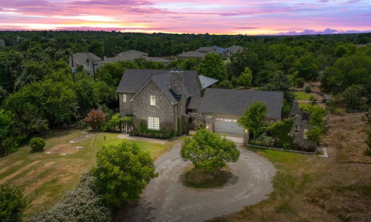 Brushy Bend Park House | Charming 3-bedroom house with AC, WiFi in delightful Round Rock