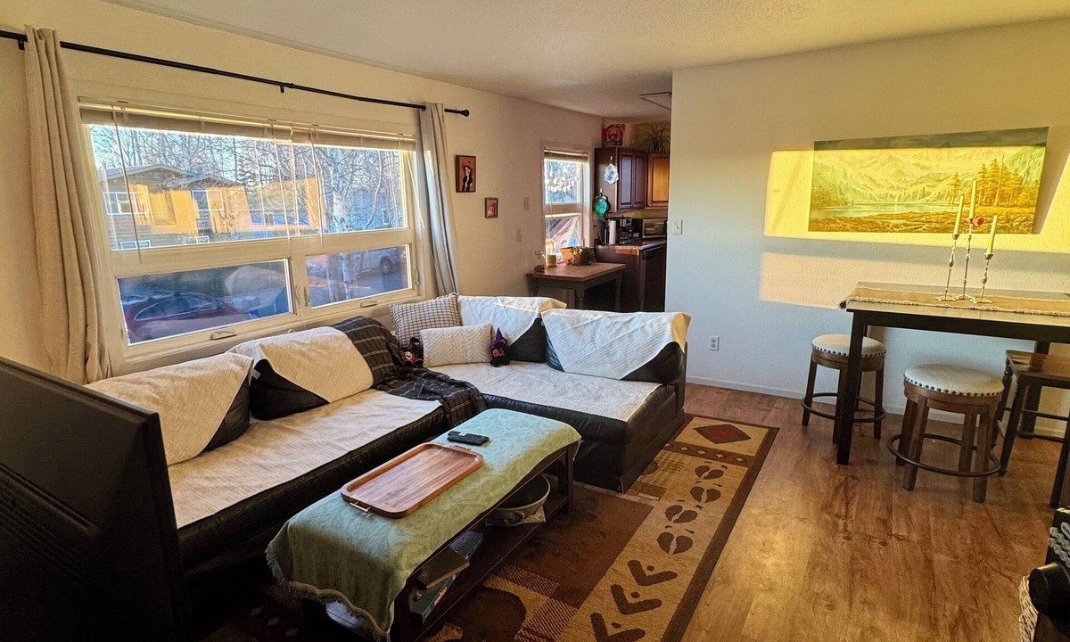 Turnagain House | Charming 3 bedroom home in West Side