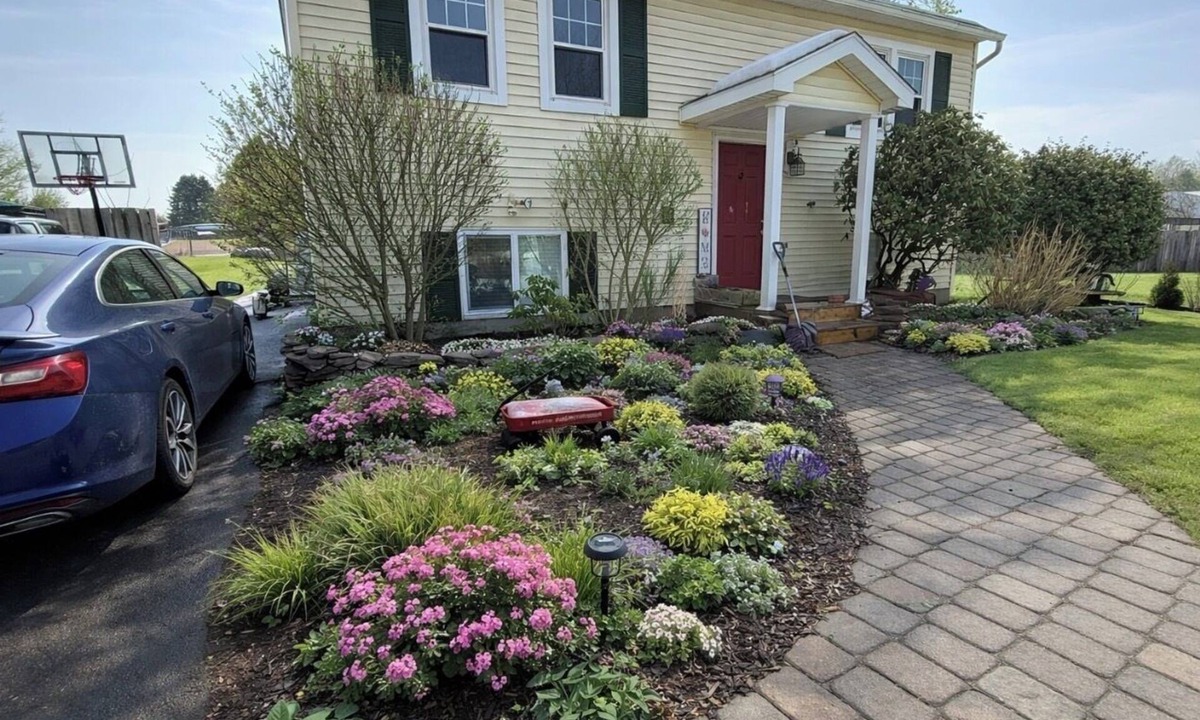 Owego House | Charming 3-bedroom house with AC in gorgeous Apalachin. Golf , walk, relax