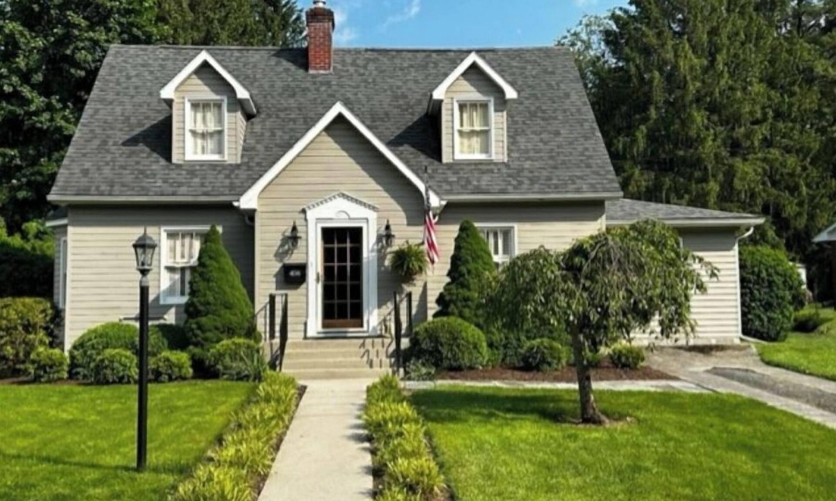 Lewisburg House | Charming 3 bedroom home