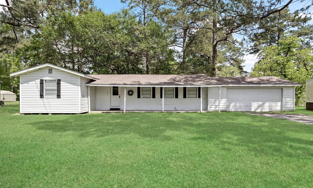 Lumberton House | Charming 3-bedroom house with AC, WiFi in peaceful Lumberton