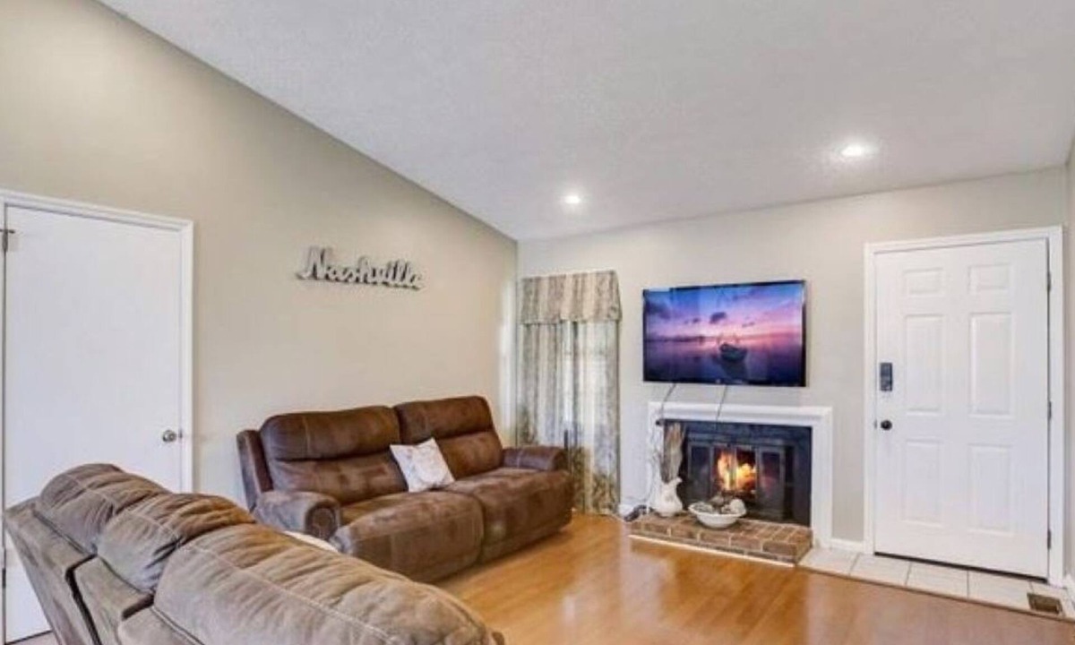 Whites Creek House | Charming 3-bedroom house Near Opry/Downtown Nashville +