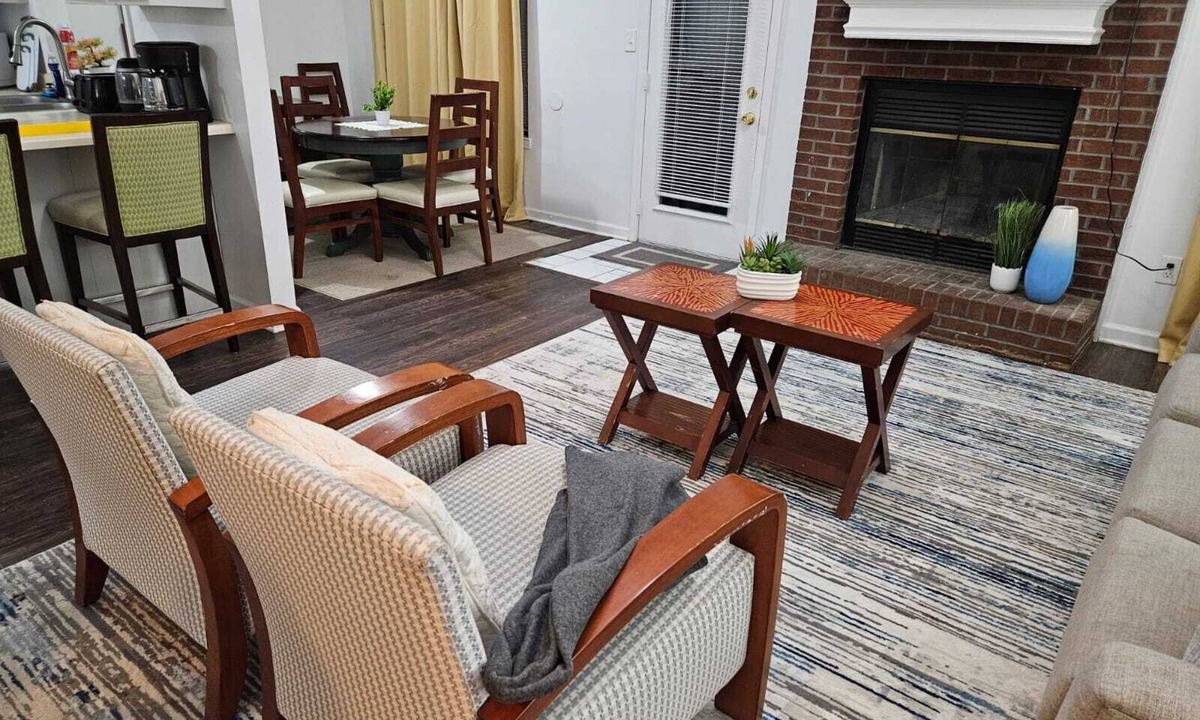 Bartlett House | Charming 3-bedroom Home - near BARTLETT-Comfortable & Convenient.