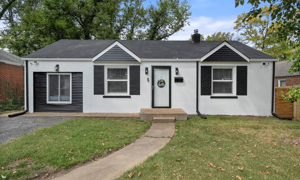 Berkeley House | Charming 3-bedroom house in St. Louis