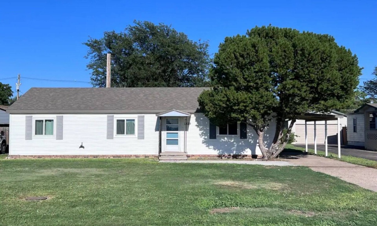 Goodland House | Charming 3-bedroom house in Goodland just off interstate