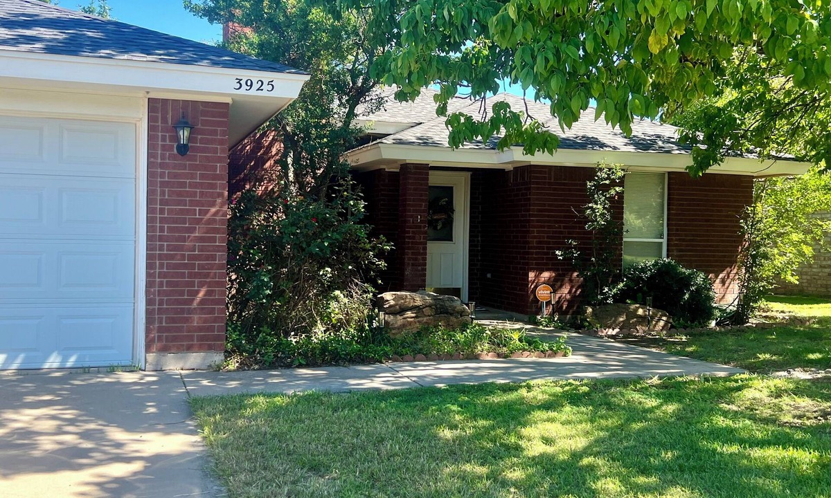 Abilene House | Charming 3-bedroom house with WiFi and AC in lovely Abilene