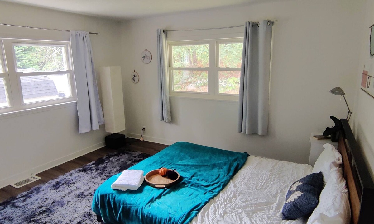 Ashland House | Charming 3-bedroom house in delightful Ashland for your getaway