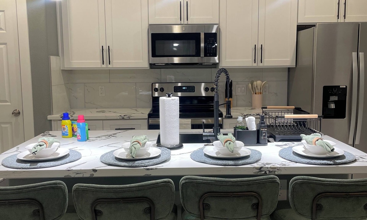 Northside House | Charming 3-bedroom house in marvelous Houston with AC, WiFi