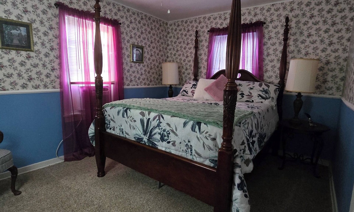 Licking House | Charming 3-bedroom house in Licking, MO