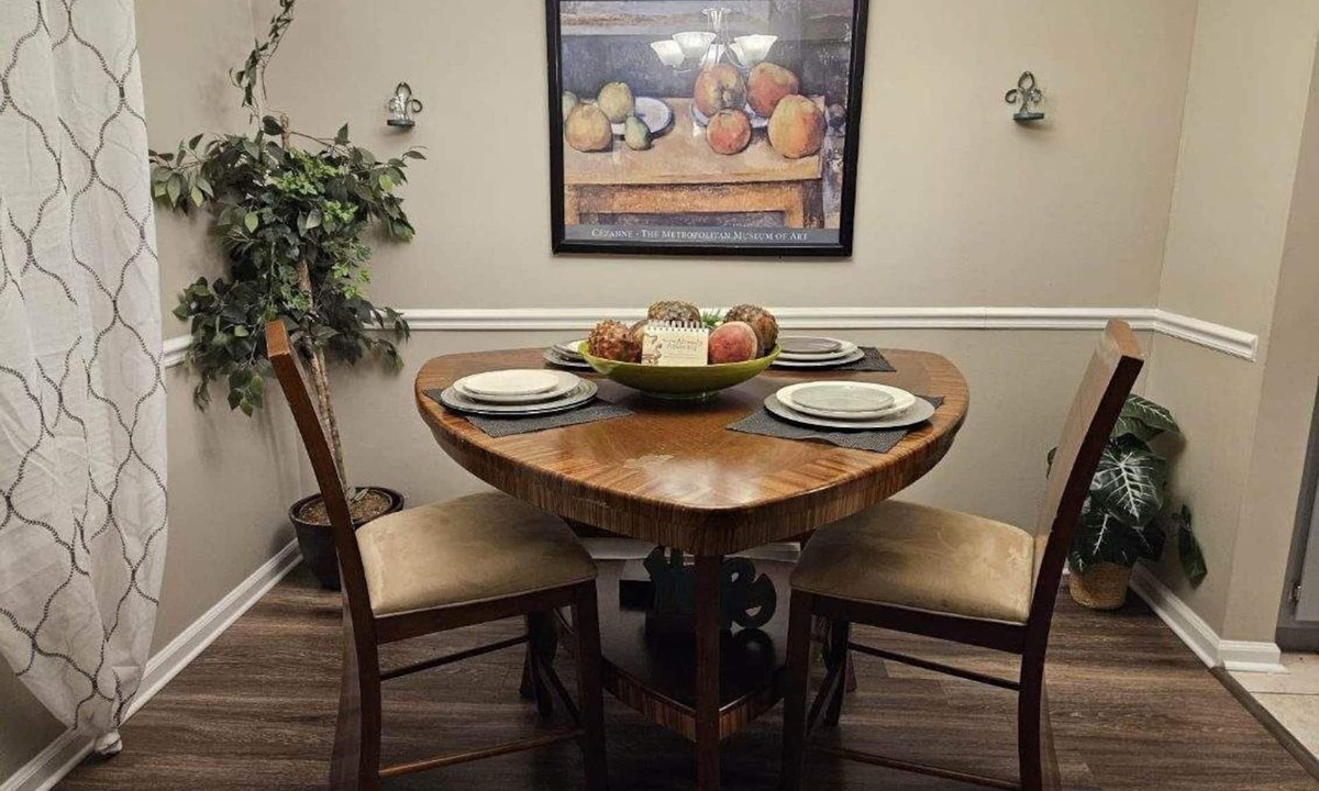 Raleigh House | Charming 3-bedroom house with WiFi, AC in fabulous Memphis