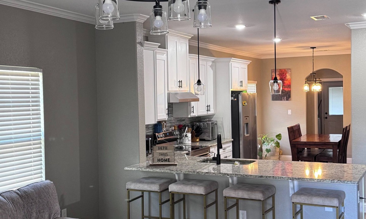 Quinlan House | Charming 3-bedroom house with AC in Quinlan