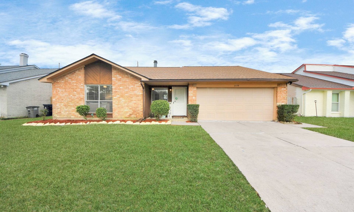 Barker House | Charming 3-bedroom house in lovely Katy with WiFi, sleeps 8.