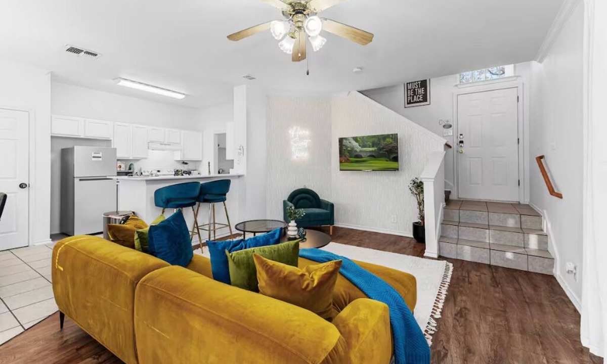 Austin House | Charming 3-bedroom house with AC and WiFi in awesome Austin!