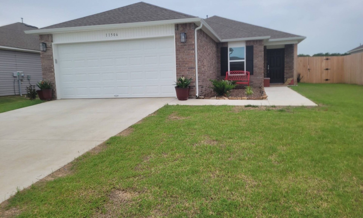 Wagoner County House | Charming 3-bedroom house with AC and WiFi in Coweta