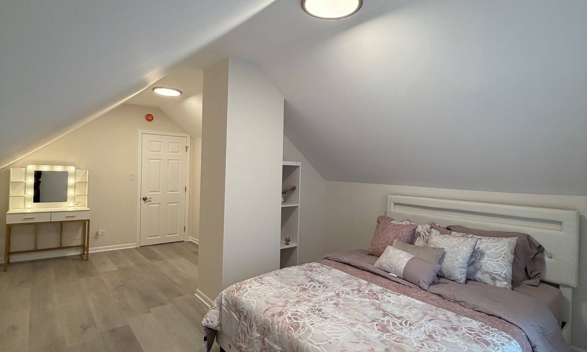 Elgin House | Charming 3-bedroom house in beautiful Elgin with AC