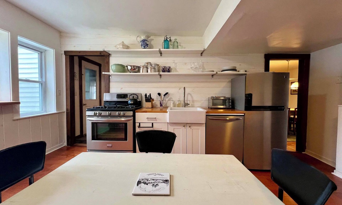 Brainard House | Charming 3-bedroom Ski house in Hancock 2.5 Miles from Jimmy Peak
