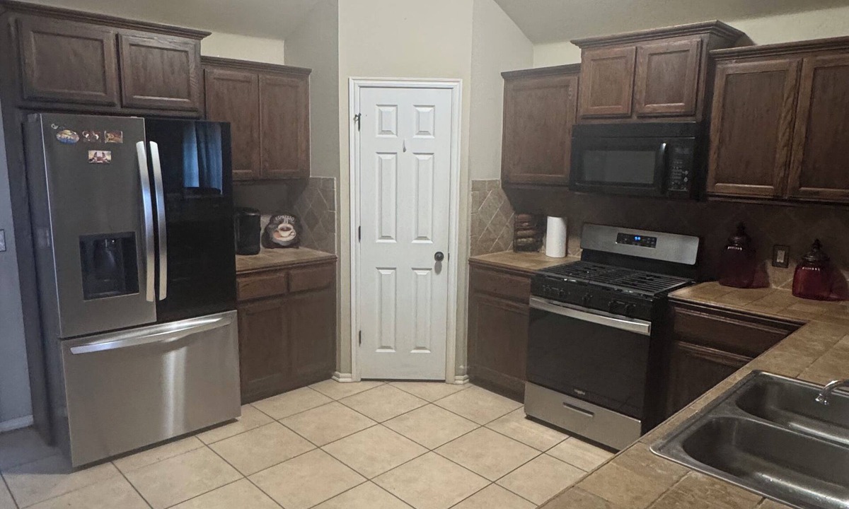 Midwest City House | Charming 3-bedroom house with AC, WiFi in delightful Midwest City