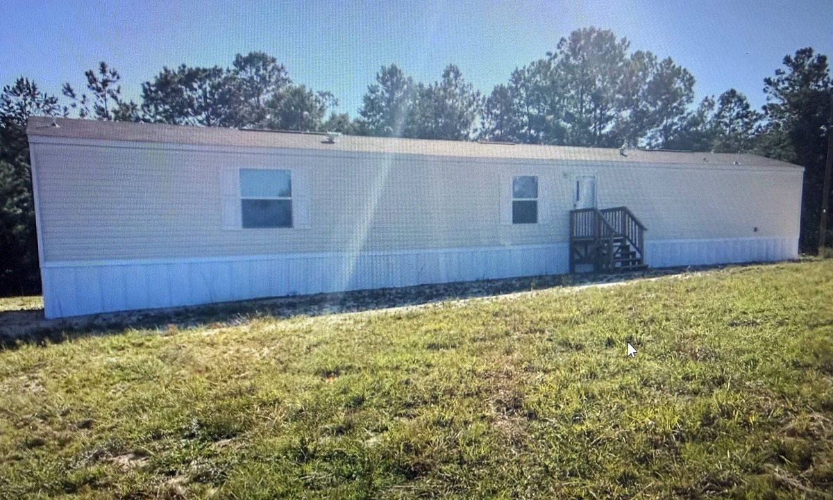 Poplarville House | Charming 3 bedroom located in a quiet and relaxing environment.