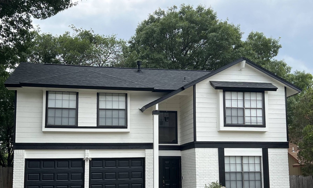 Leon Valley House | Charming 3 bedroom with relaxing back yard
