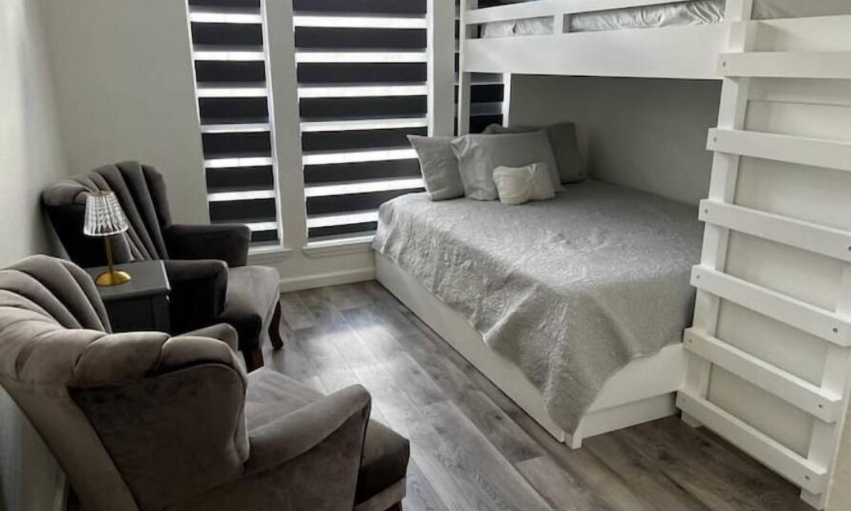 Far North Central House | Charming 3-bedroom house in San Antonio with WiFi and AC