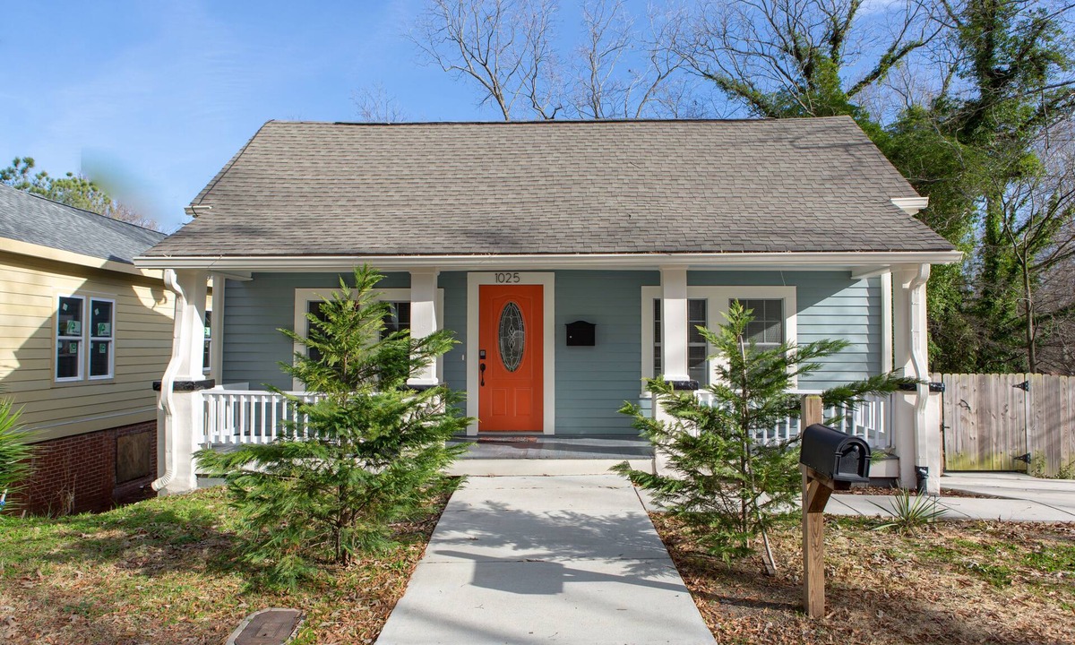 Durham House | Charming 3bd/2ba, Bungalow near Duke and Downtown.