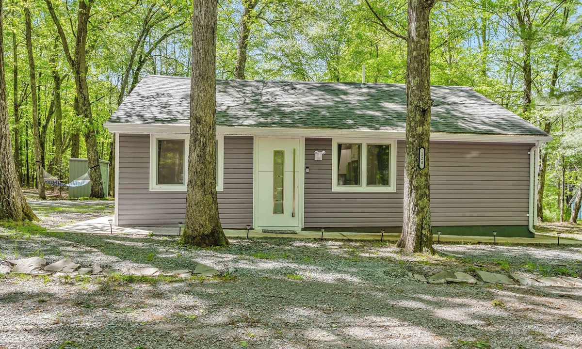 Tafton House | Charming 3BD Cabin by Lake Wallenpaupack