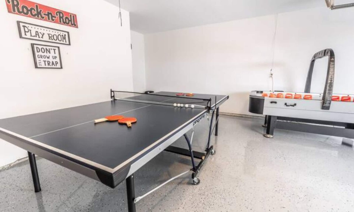 Allen Apartment | Charming 3bed Getaway - AIR Hockey - FAST WIFI