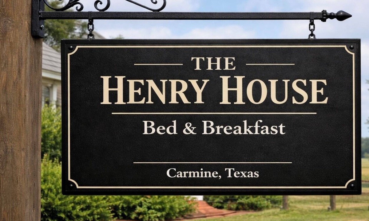 Carmine Bed & Breakfast | Charming 3BR Home in Carmine - Walk to City Park - 8 Miles to Round Top