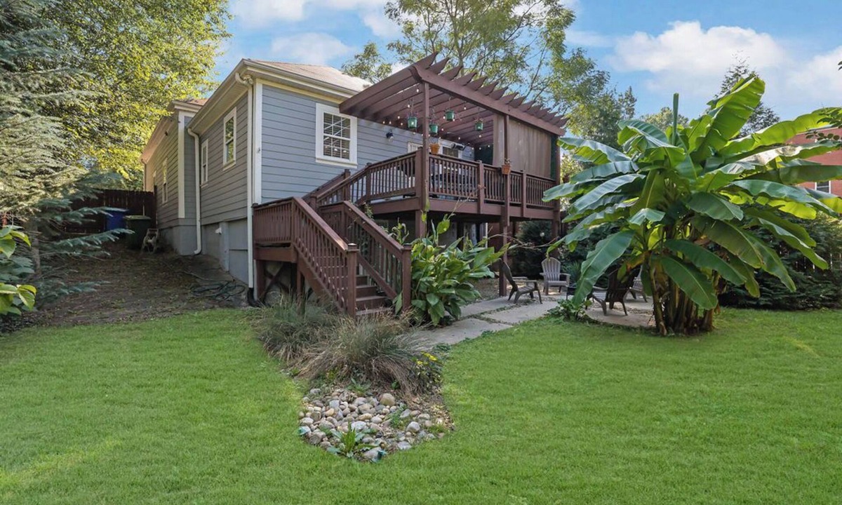 West End House | Charming 3BR Retreat - Spacious Deck, Backyard