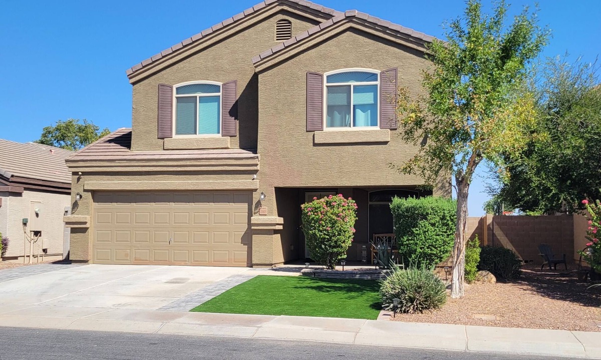 Sun City House | Charming 4 bed/3 bath house, full amenities!