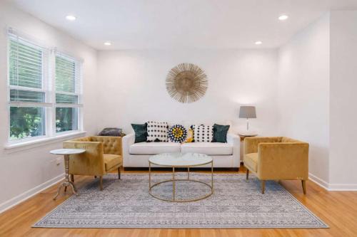 Brownsboro Zorn House | Charming 4-Bed Home with Modern Touches & Porch