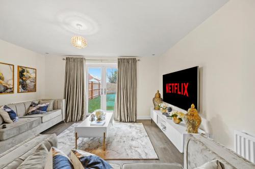 Leicester House | Charming 4 Bed in Leicester - Garden - Parking