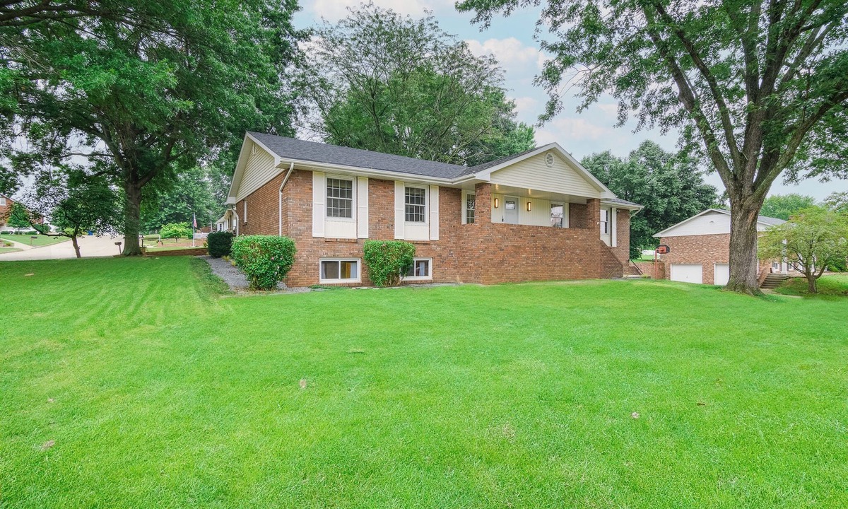 Jefferson City House | Charming 4-Bedroom Home in Jefferson City, MO