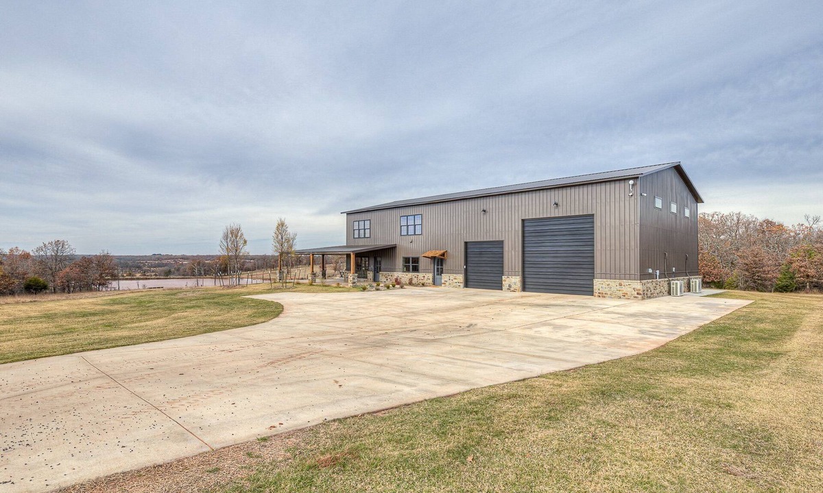 Tribbey Cabin | Charming 4-bedroom cabin with 160 acres