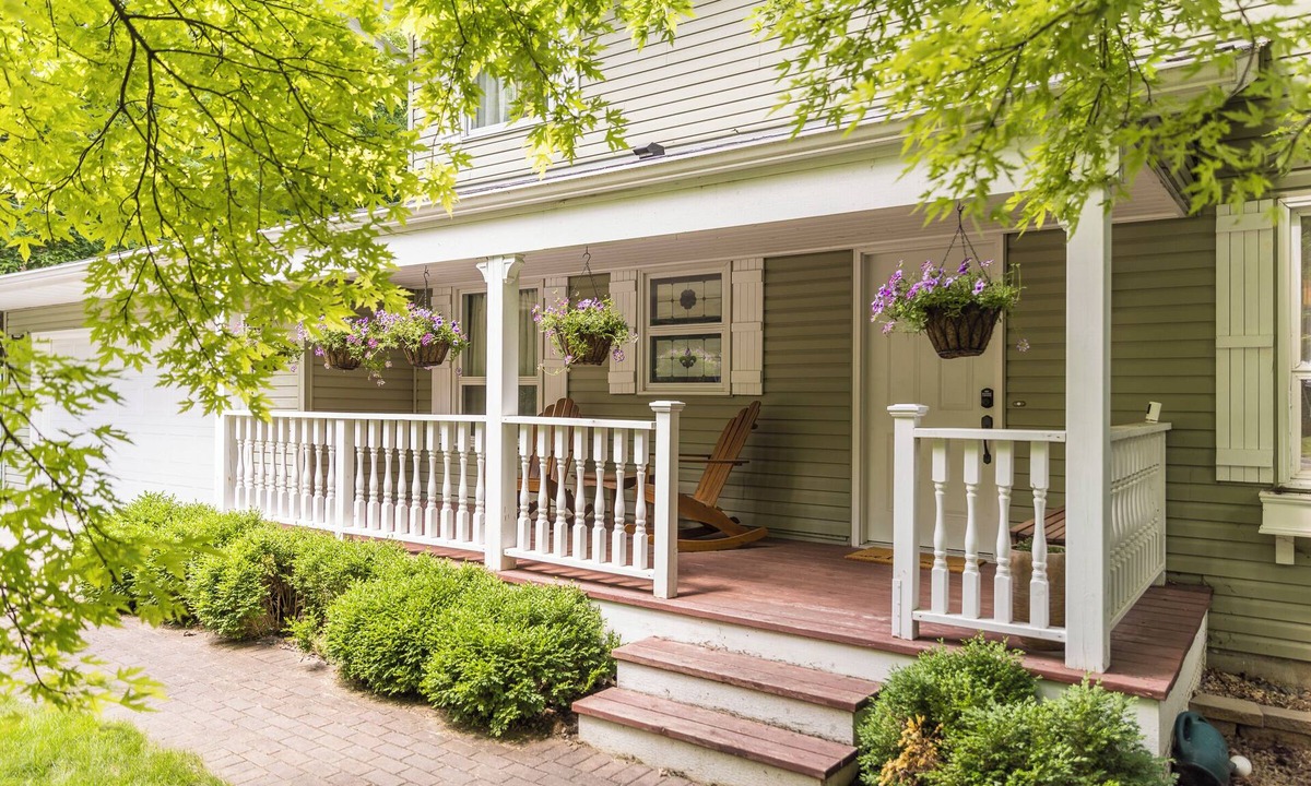 Excelsior House | Charming 4-bedroom, family-friendly home in Excelsior. Walkable to everything.