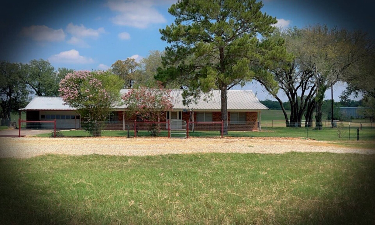 Yancey Other | Charming 4-bedroom farmhouse with AC in welcoming Moore - with Star-link WIFI
