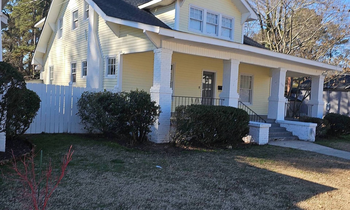 Goldsboro House | Charming 4-Bedroom Historic Home w/Game Room + Backyard BBQ