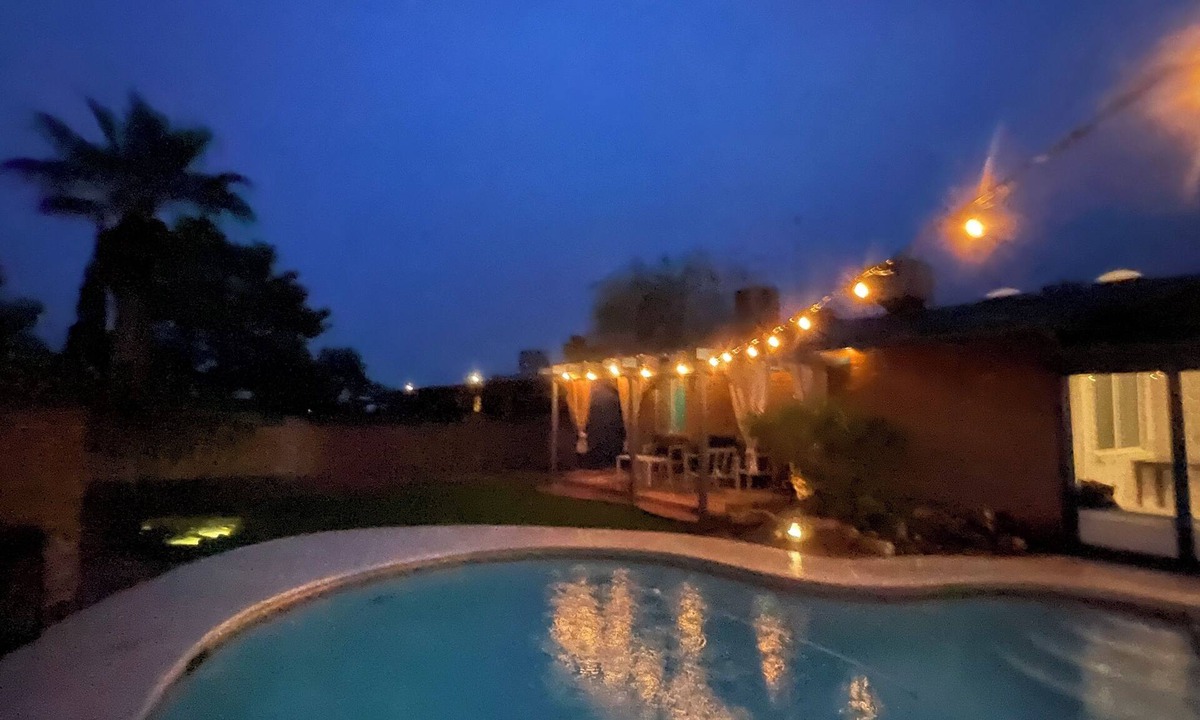 Groves Lincoln Park House | Charming 4-bedroom house with private pool