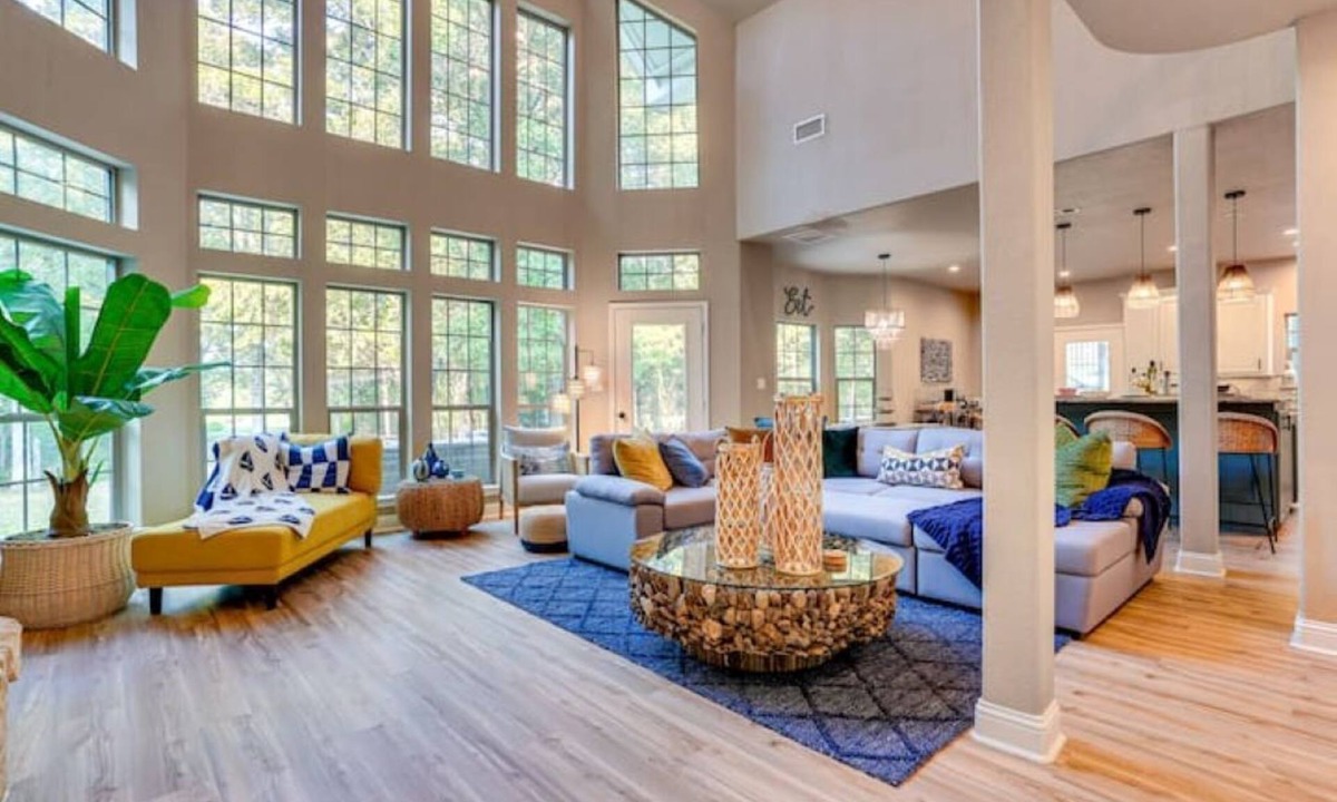 Gober House | Charming 4-bedroom Lake house in Bonham with Pickleball/Basketball court.
