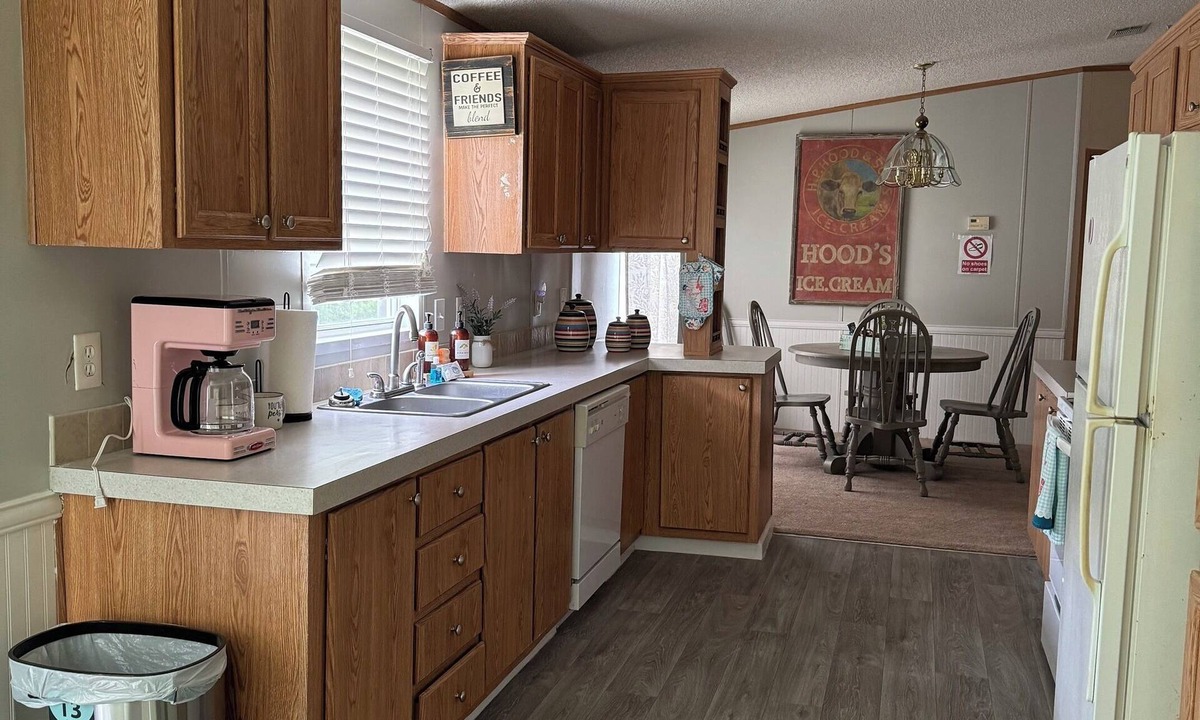 Claiborne House | Charming 4-bedroom mobile home with AC, WiFi in amazing West Monroe