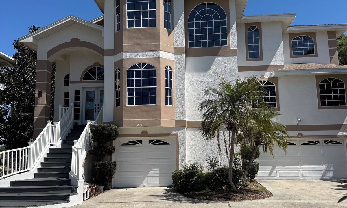 Crystal Beach House | Charming 4-bedroom waterfront home in Palm harbor, Florida
