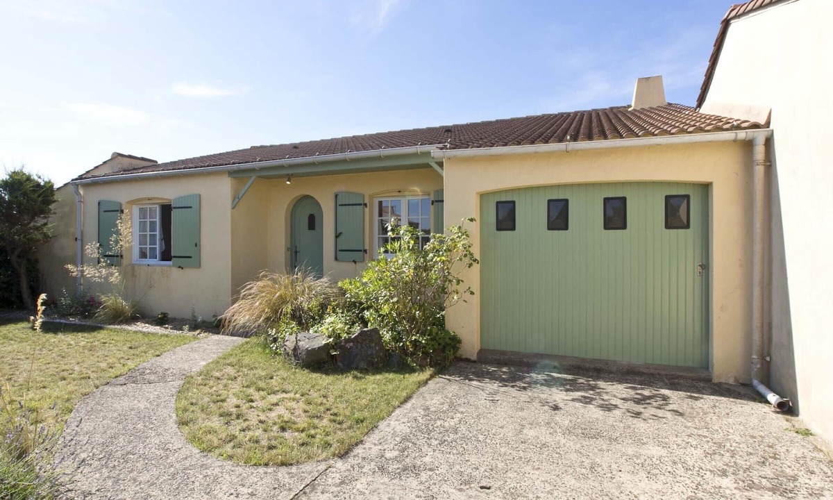 Les Sables d'Olonne House | Charming 4-Bedroom Pavilion with Terrace, Close to Beach and Trails