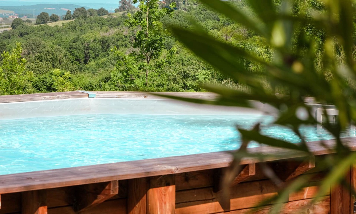 Mirabel Cottage | Charming 4-star eco-friendly gîte with private sauna and swimming pool