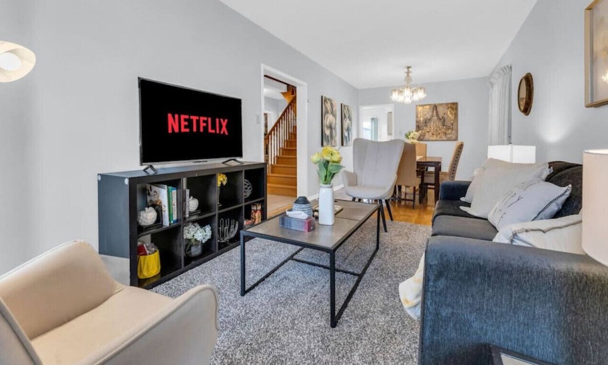 Richmond Hill House | Charming 4BR Home in Richmond Hill Patio WFH Setup