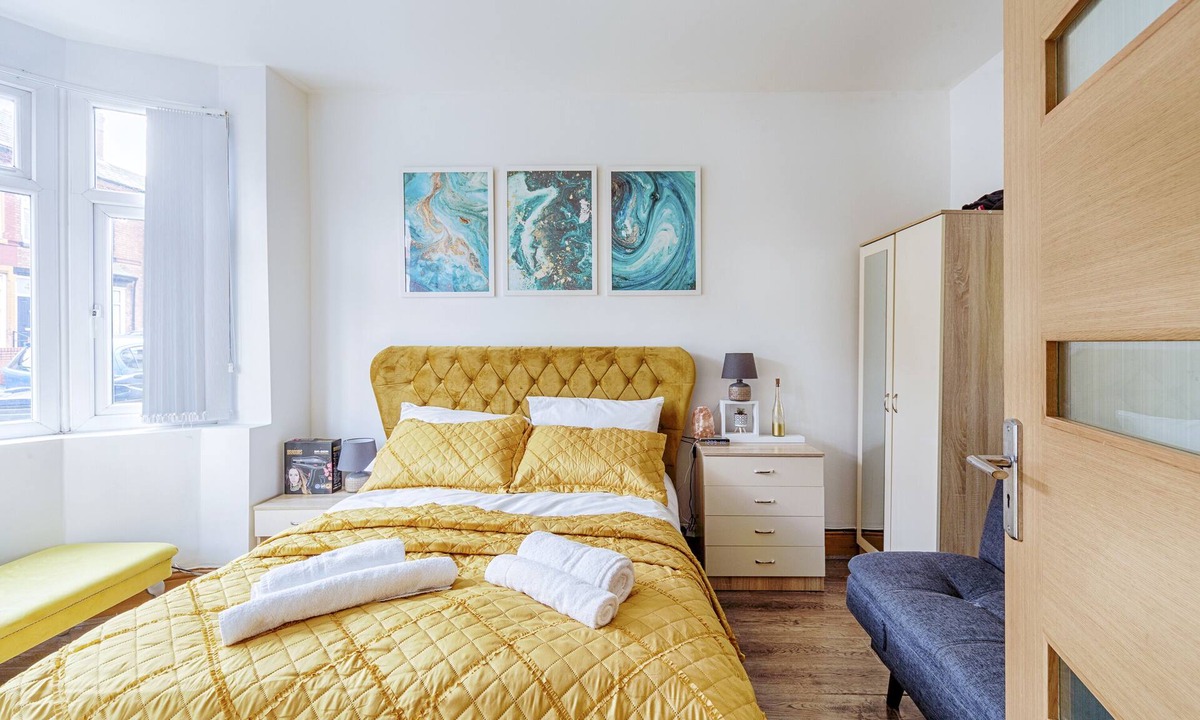 Seisdon House | Charming 5-Bed House in Birmingham