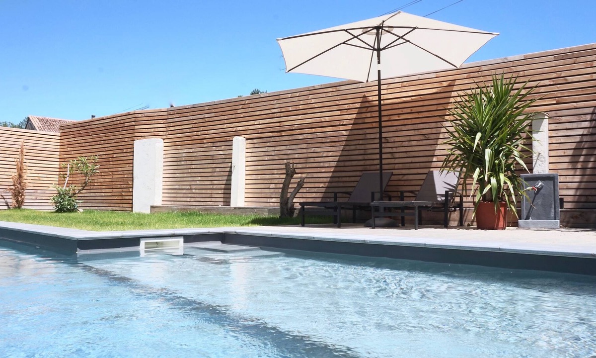 Montbazin House | CHARMING 5 BEDROOM HOUSE, HEATED POOL & SPA