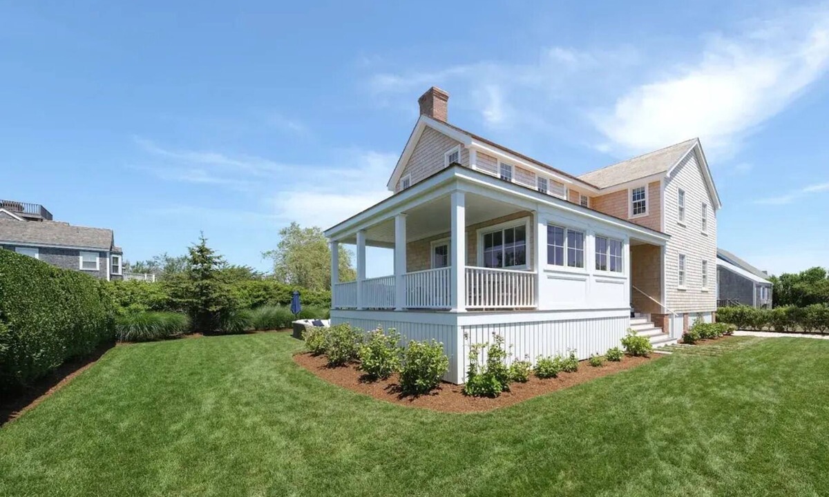 Brant Point House | Charming 5BR Brant Point Home with Patio Backyard!