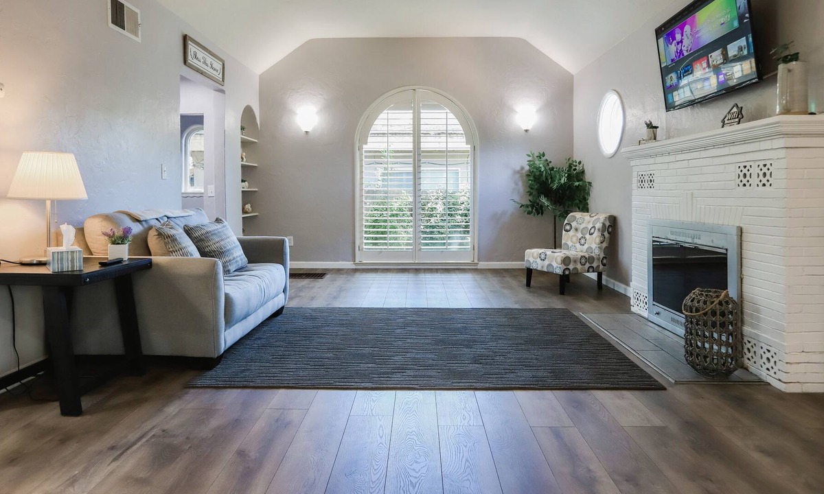 Carmichael House | Charming 5BR in Carmichael w/ Private Patio & Yard